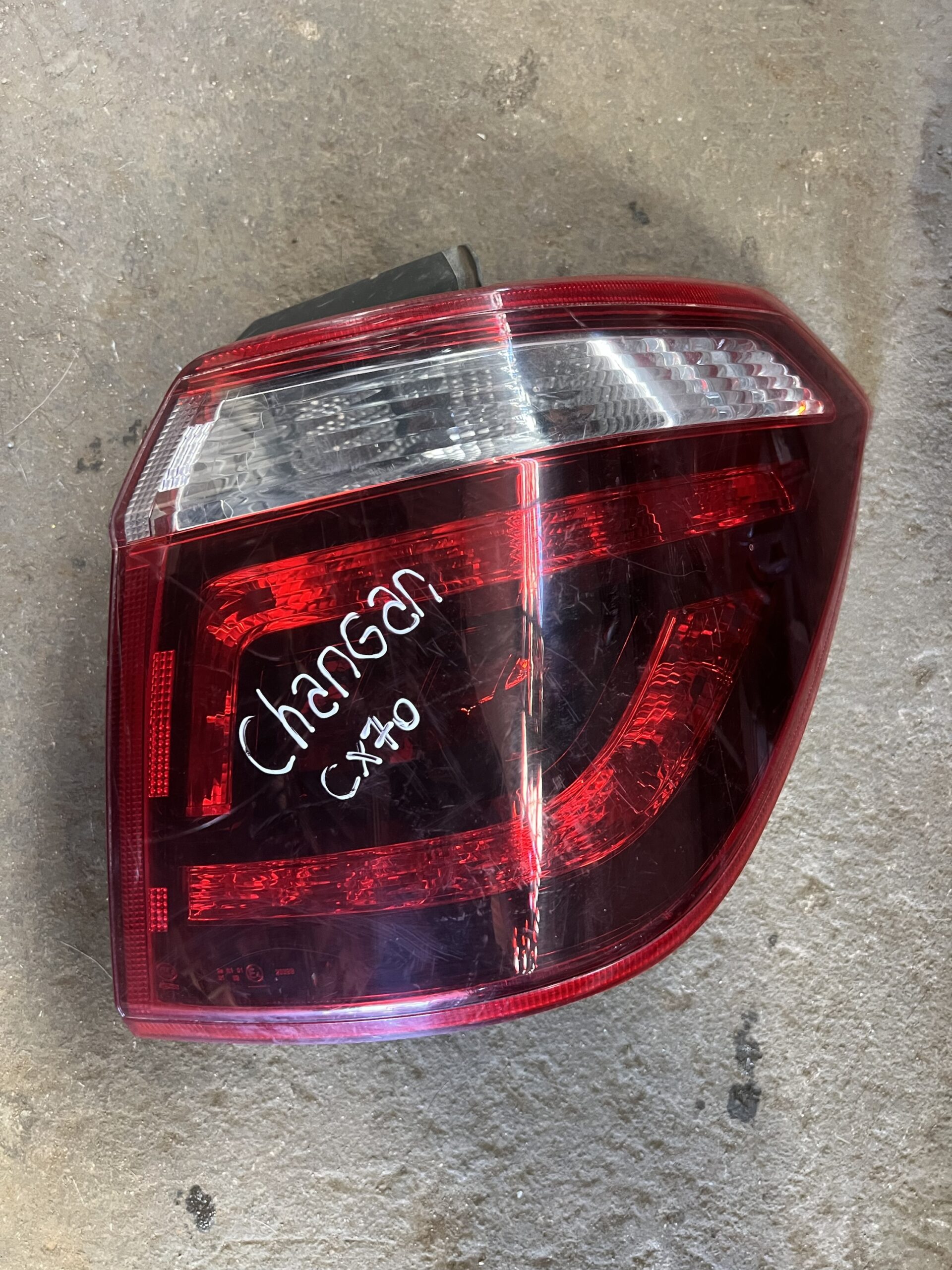 Foco trasero derecho Changan CX70